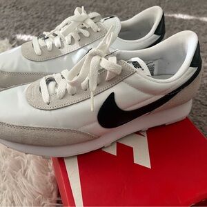 Nike White and Black Classic Sneakers
